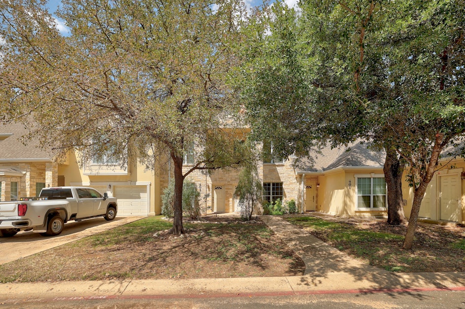 10300 Morado Cove 402, Austin, TX 78759, Presented by Gila McMahan